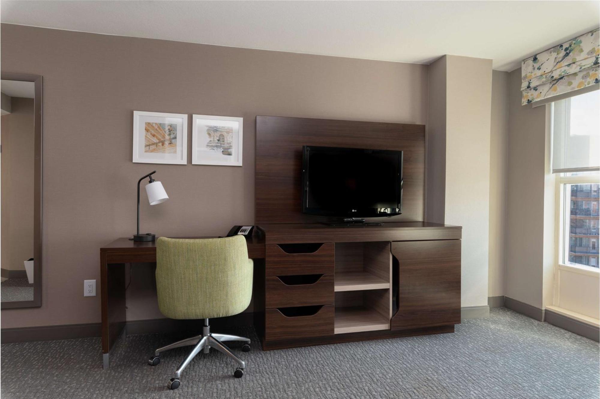Hampton Inn & Suites Arlington Crystal City Dca Екстер'єр фото